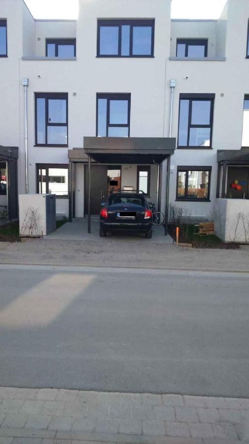 Beautiful Room With Balcony Direction To Messe Hannover Dış mekan fotoğraf