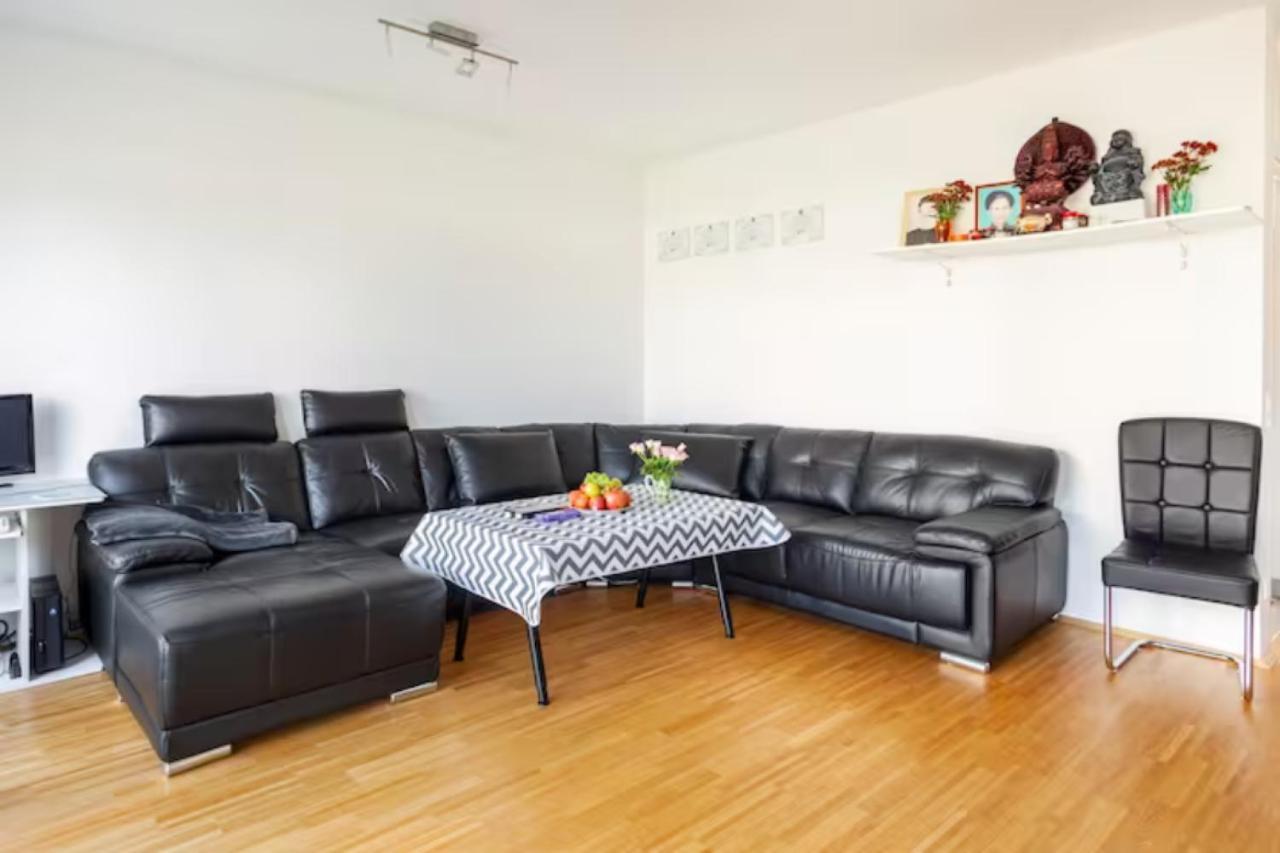 Beautiful Room With Balcony Direction To Messe Hannover Dış mekan fotoğraf